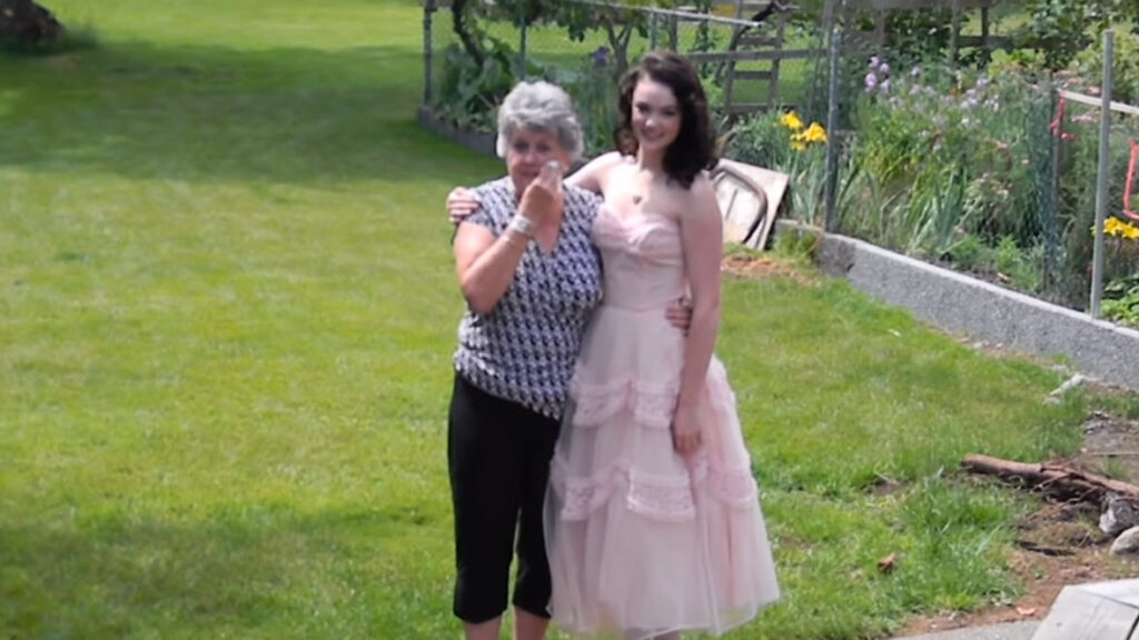 Granddaughter gives grandma intense strap-on