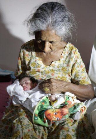 72 Year Old Woman Gives Birth Breaking World Record Inner Strength Zone   2836 327x472 