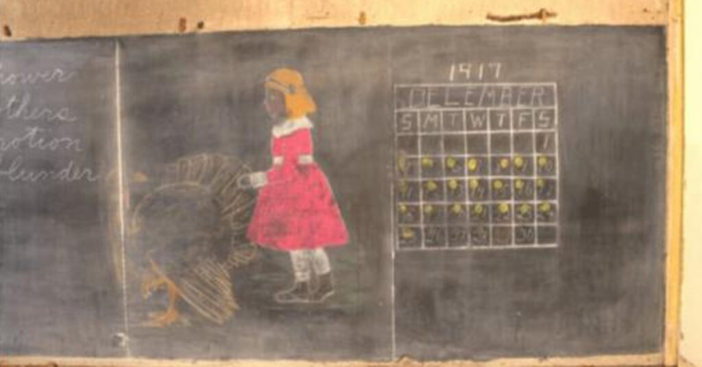 School Uncovers Perfectly Preserved Lessons On Chalkboards From 1917