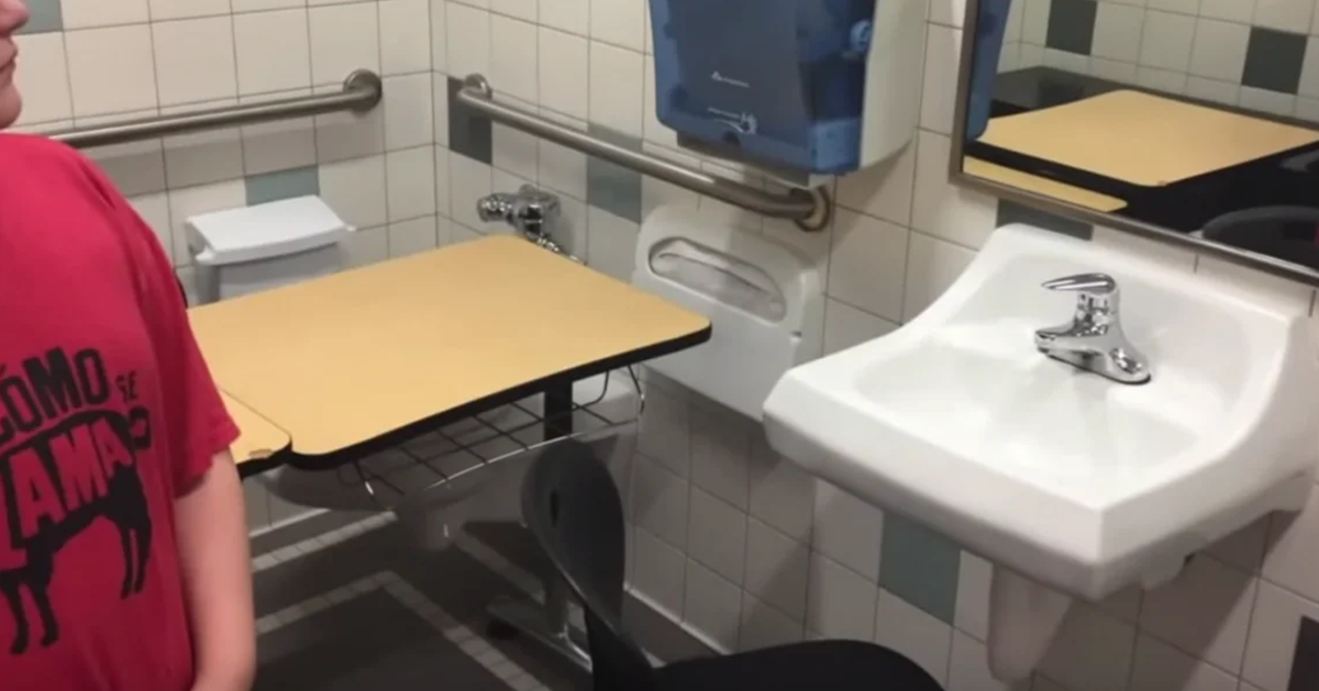 Mom Finds Out That Teachers Put Her Autistic Sons Desk In The Bathroom Inner Strength Zone