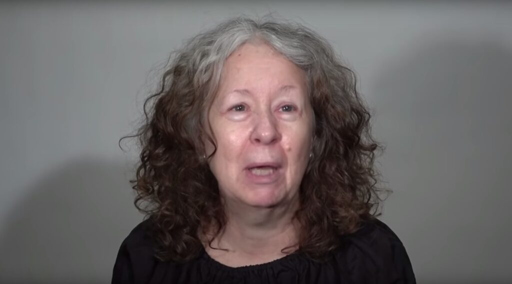 60 Year Old Woman Gets Sultry Makeover And Doesn T Even Recognize Herself Inner Strength Zone