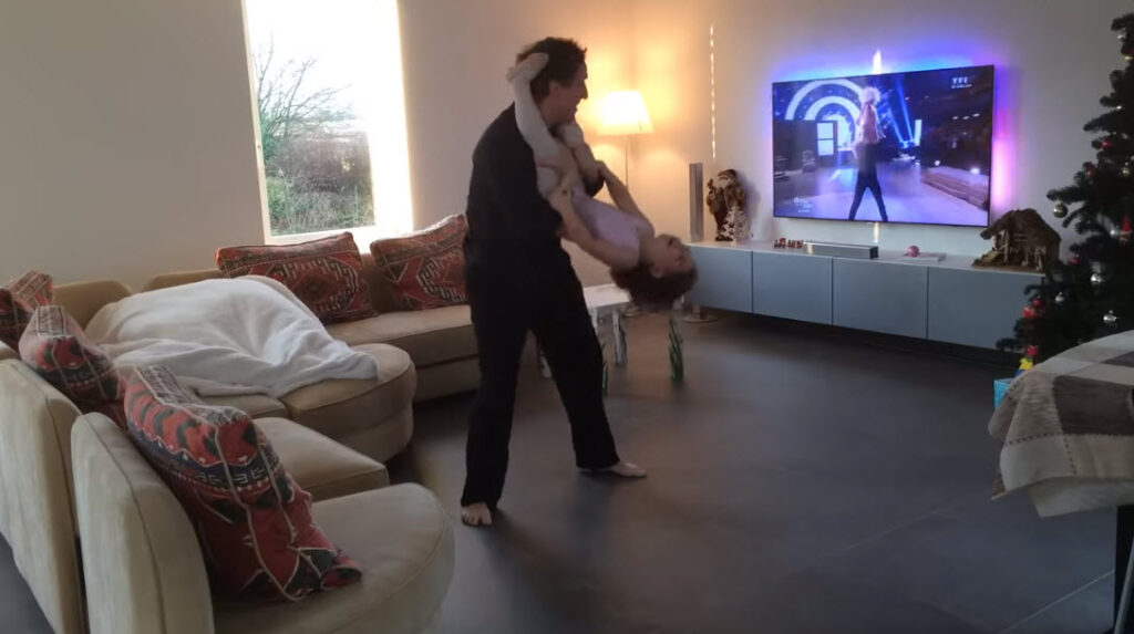 Little girl and Her Dad Mirror TV Dance Routine In Adorable Daddy