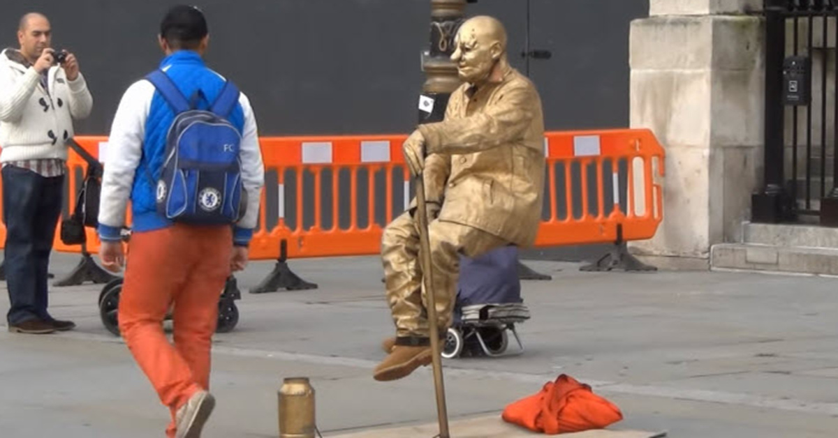 The Secret Of Levitating Street Performers Has Been Revealed Inner