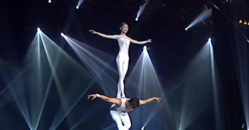 2 Talented Dancers Perform The Pas De Deux Acrobatic Dance Inner Strength Zone