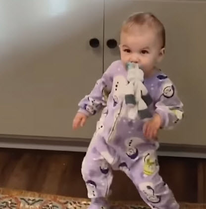 Mom Posts The Funniest Dancing Baby Videos Of Her Little Daughter ...