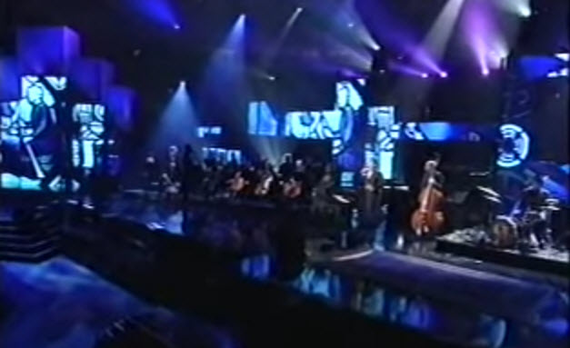 Kd Lang Performs Leonard Cohen Tribute With ‘hallelujah 2005 Juno Awards Inner Strength Zone 