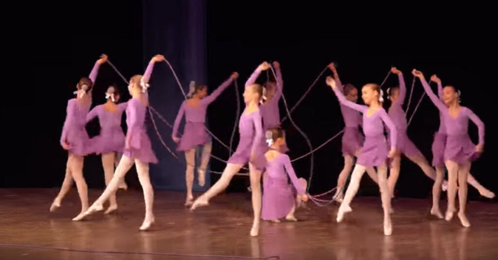 12 Girls Showing Their Skills With A Unique Jump Rope Dance Inner