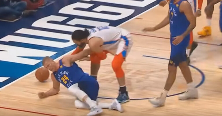 Pro Basketball Player Shows Extreme Sportsmanship By Helping A Player