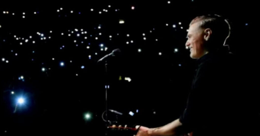 Bryan Adams Gave The Audience Chills With His Beautiful Performance At