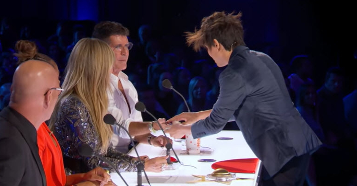 Magicians Work Together For An Unbelievable Performance That Stuns The