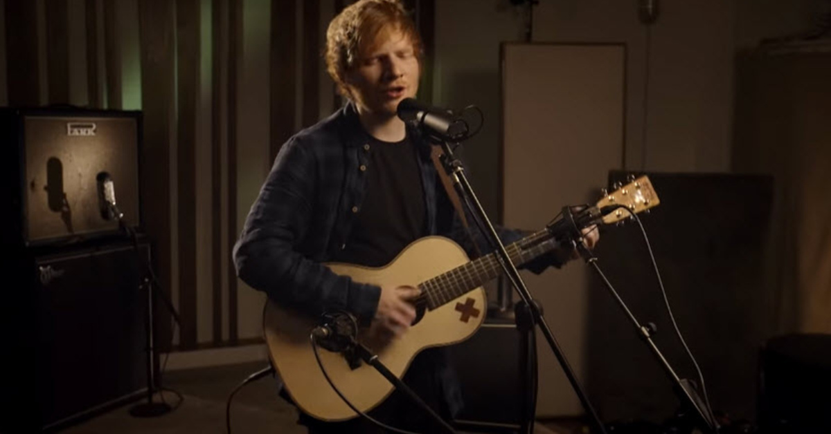 ed-sheeran-sings-an-acoustic-version-of-thinking-out-loud-from-the