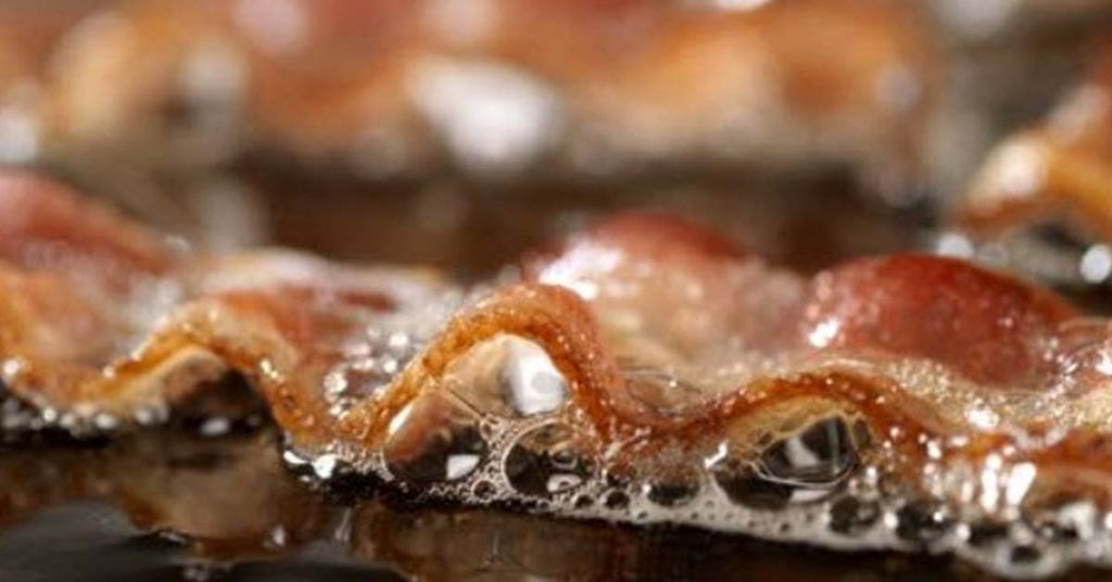 Mom’s Simple Kitchen Hack Shows Us How To Get Rid Of Kitchen Grease