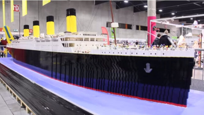 lego titanic brick builder