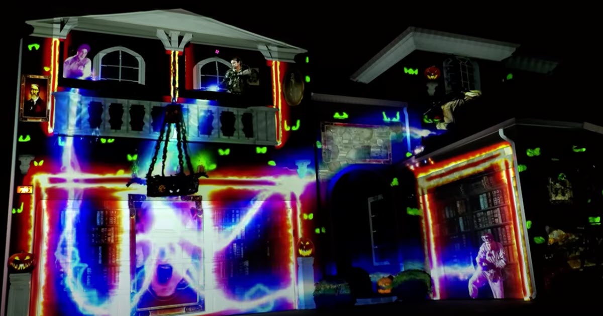 Fan Creates UltraRealistic ‘Ghostbusters’ Halloween 3D Projection Light Show On Home Inner
