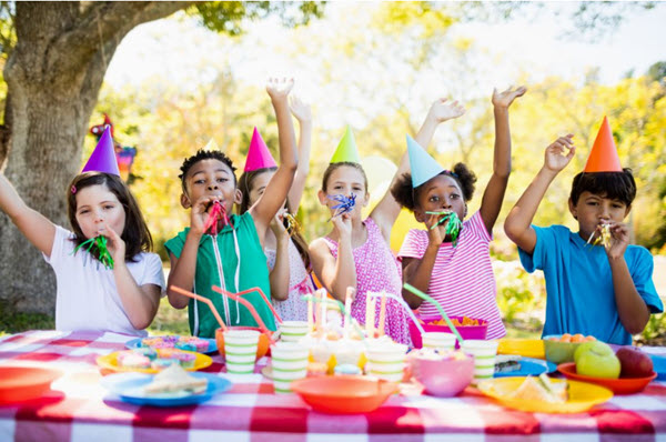 Mom Crashes Birthday Party Her Kid Was Invited To By Bringing All Five ...
