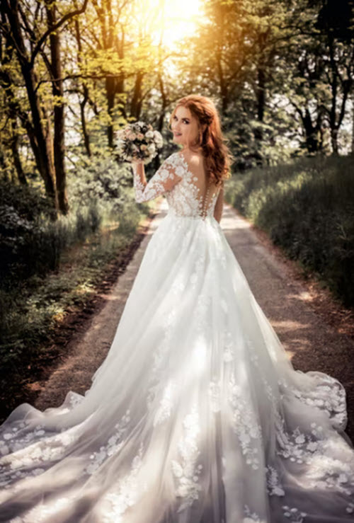 Cops Arrest Newlyweds After Groom’s Ex Sees Bride Wearing Stolen White