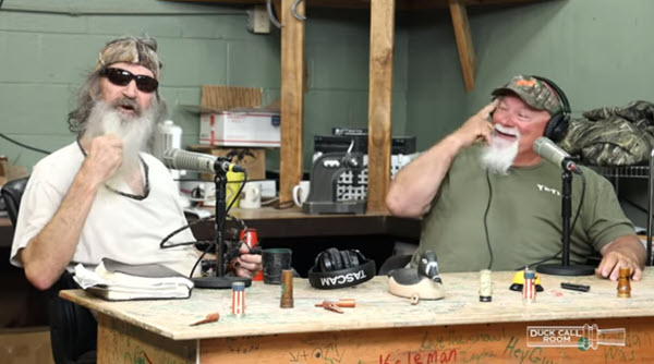 Phil Robertson Shares How He Once Fooled The FBI Using His Duck ...